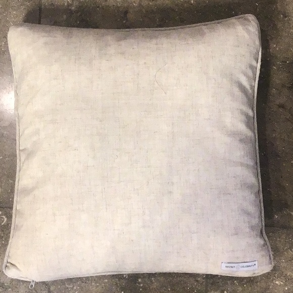 Valentine Pillow, Secret Celebrity, ribbon heart - Picture 2 of 10